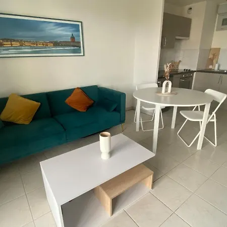 Apartment 1 Bedroom For 2 People *