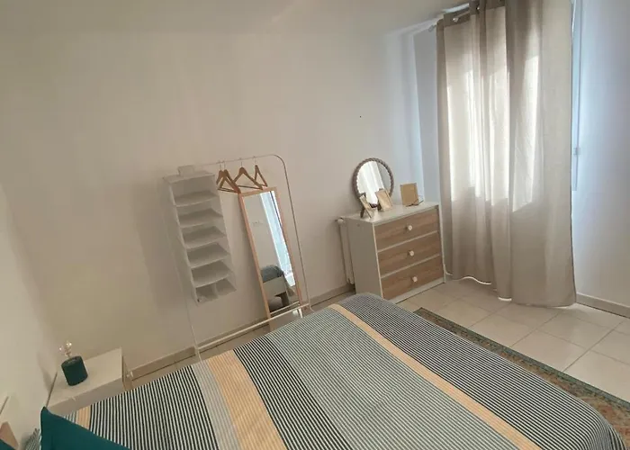 1 Bedroom For 2 People *