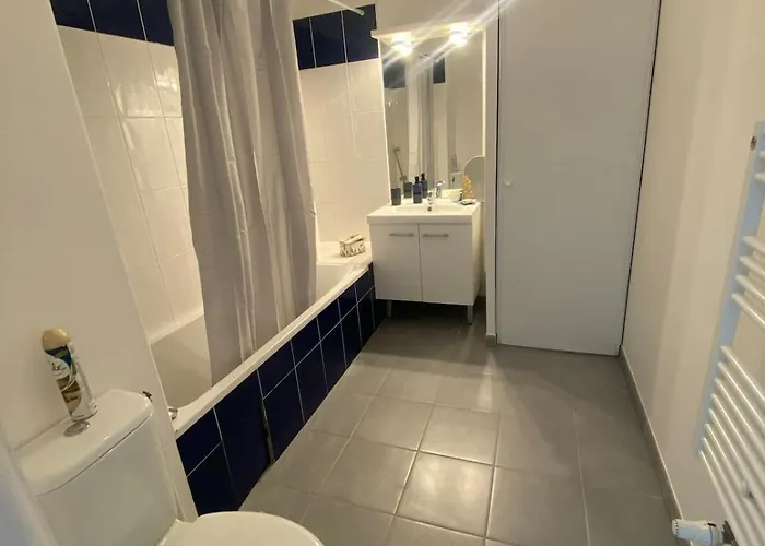 1 Bedroom For 2 People דירה