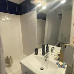 1 Bedroom For 2 People Apartment *